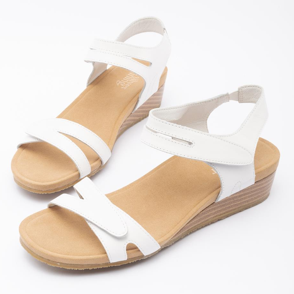 Buy HimQuen Women's Fashion Sandals | Light weight, Comfortable & Trendy  Flatform Sandals for Girls | Soft Footbed | Casual and Stylish Floaters for  Walking, Working, All Day Wear wedges Sandal For